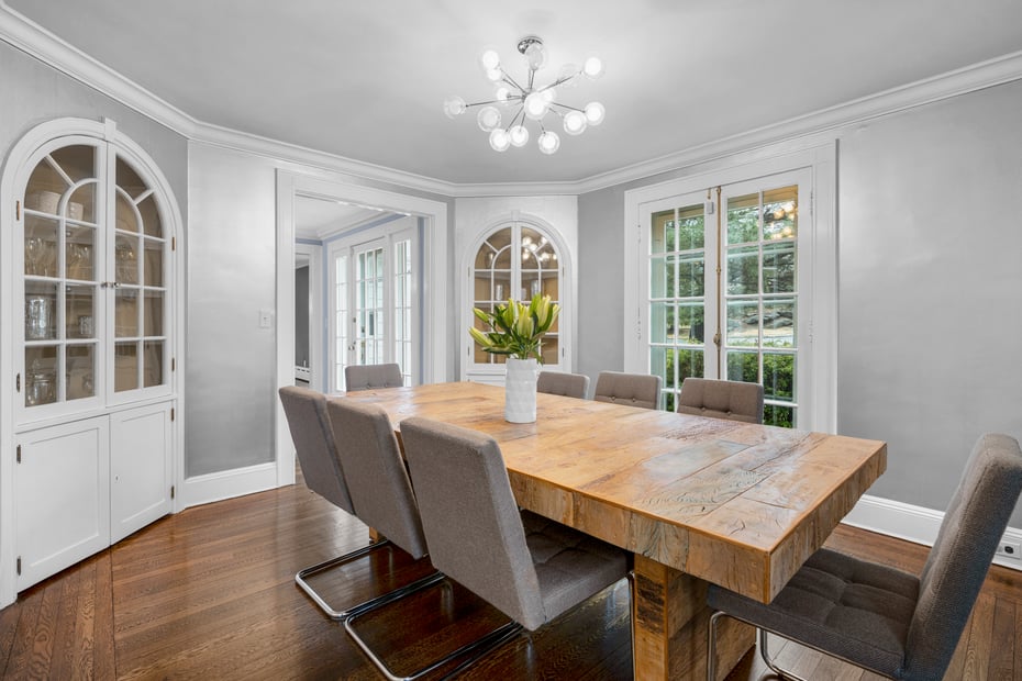 584 Forest Avenue Photo 9