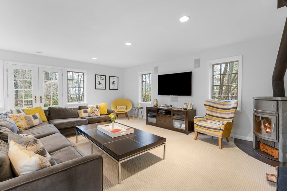 584 Forest Avenue Photo 17