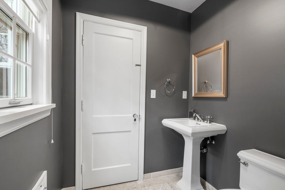 584 Forest Avenue Photo 19