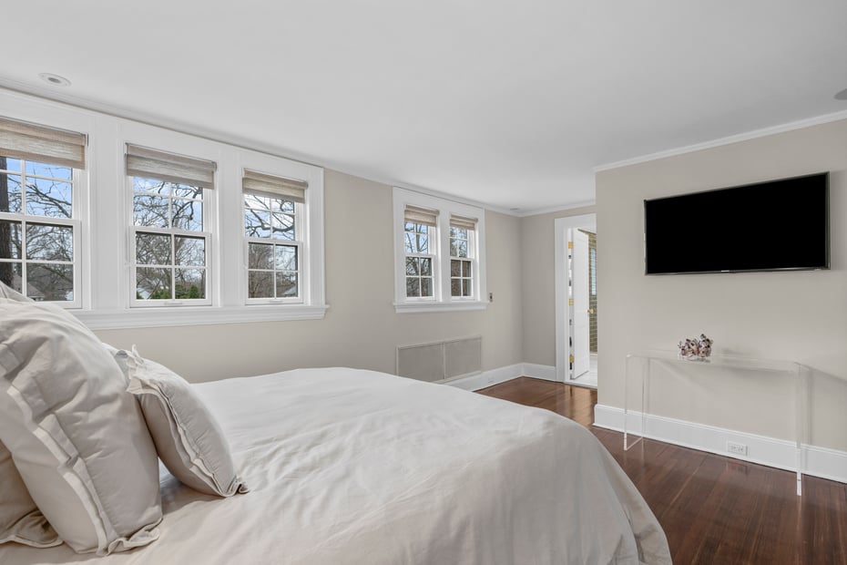 584 Forest Avenue Photo 23