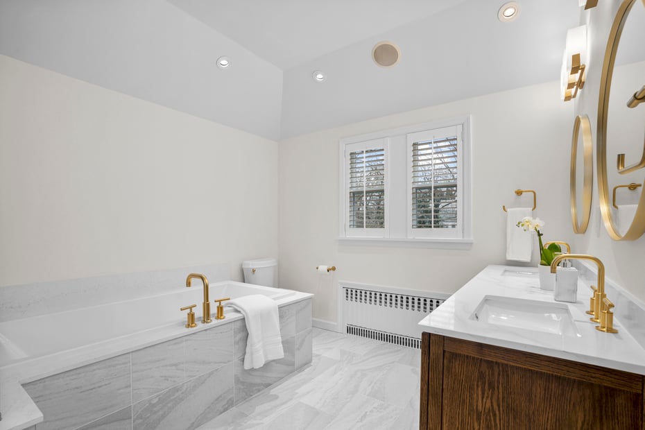 584 Forest Avenue Photo 24