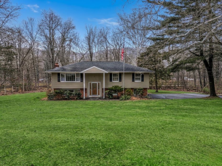 24 Prospect Drive Photo 1