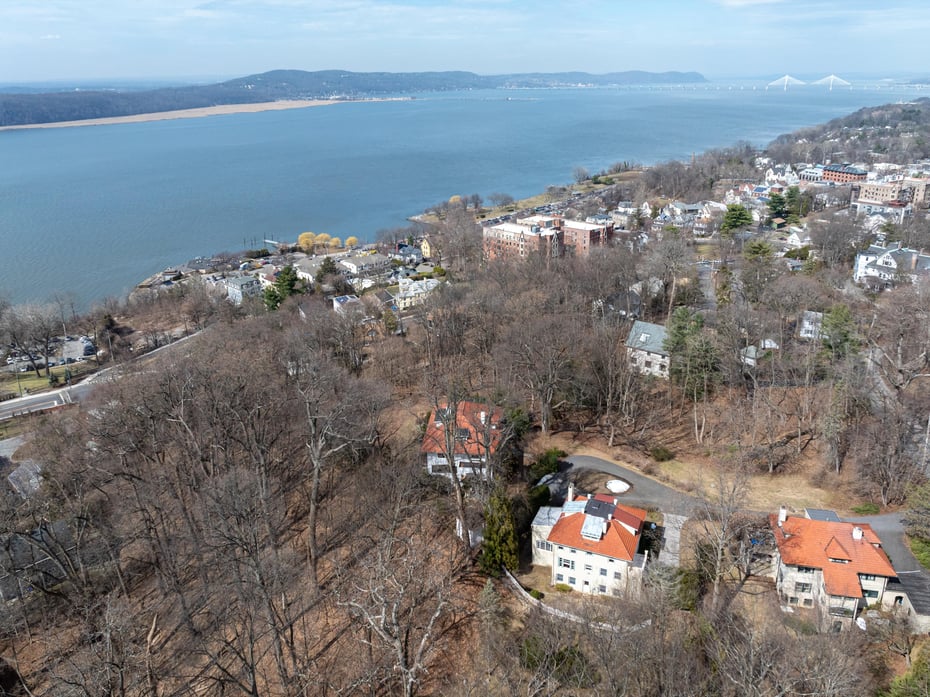 75 Oliphant Avenue Photo 6