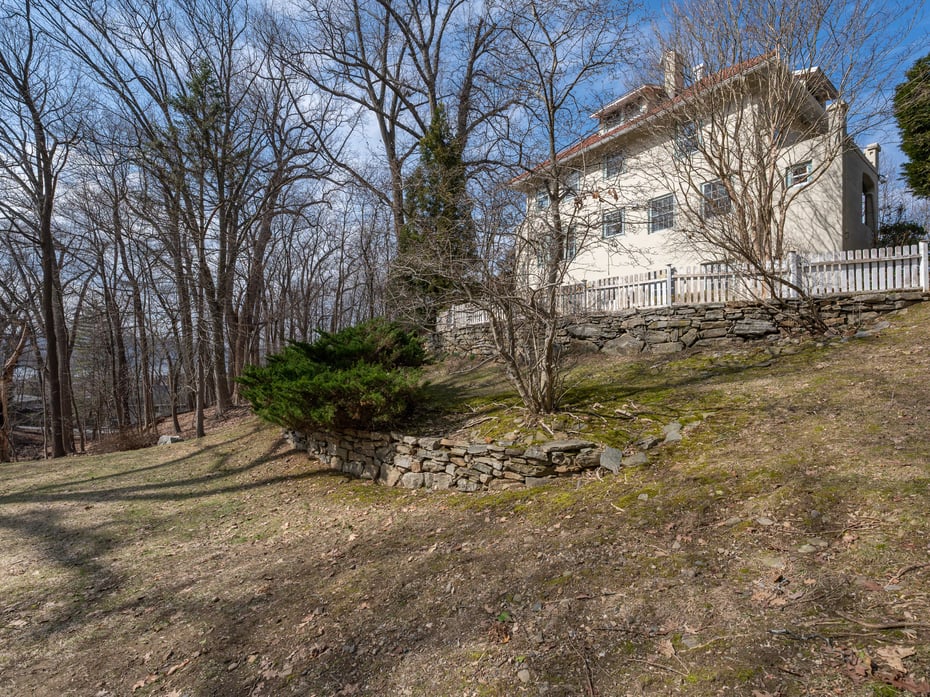 75 Oliphant Avenue Photo 35