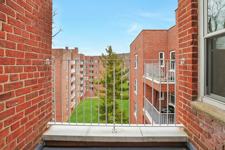 555 Broadway  #6E Photo 9