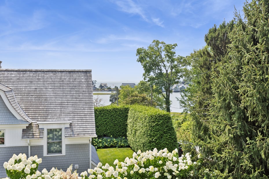 11 Edgewater Hillside Photo 32