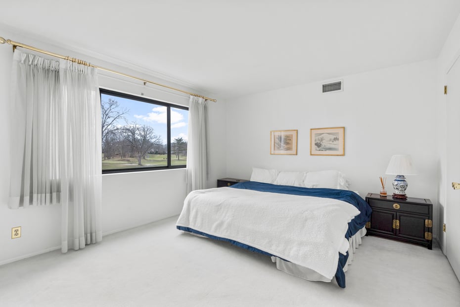 601 Fairway Green Photo 32