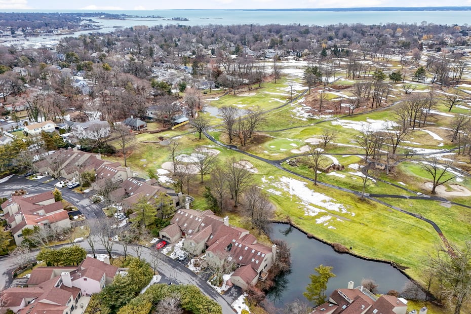 601 Fairway Green Photo 34