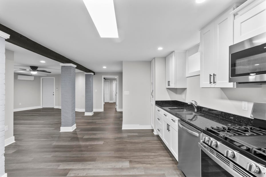 548 Ferry Street Photo 3