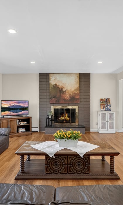 82 Taxter Road Photo 3