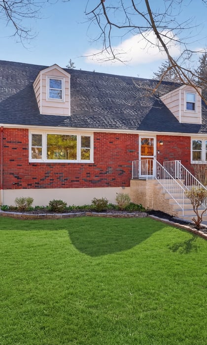 82 Taxter Road Photo 2