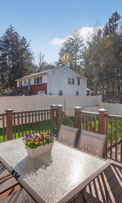 82 Taxter Road Photo 29