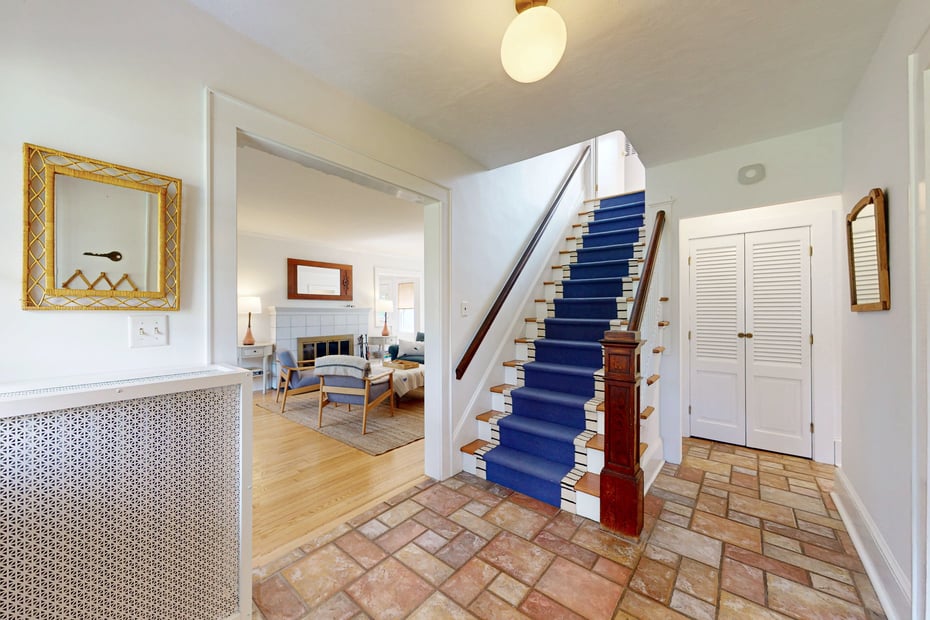 49 Hicock Drive Photo 4