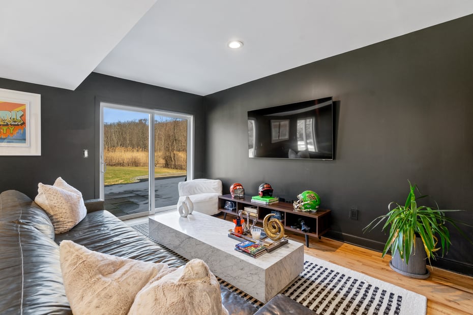 15 Haights Cross Road Photo 17