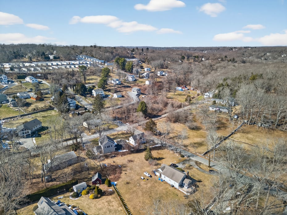 69 B Starr Street Photo 4