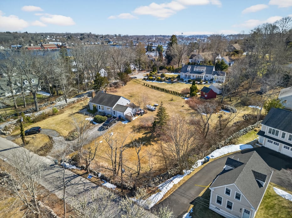 69 B Starr Street Photo 3