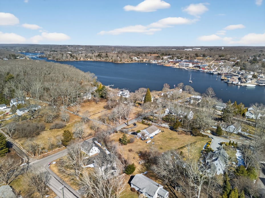 69 B Starr Street Photo 6