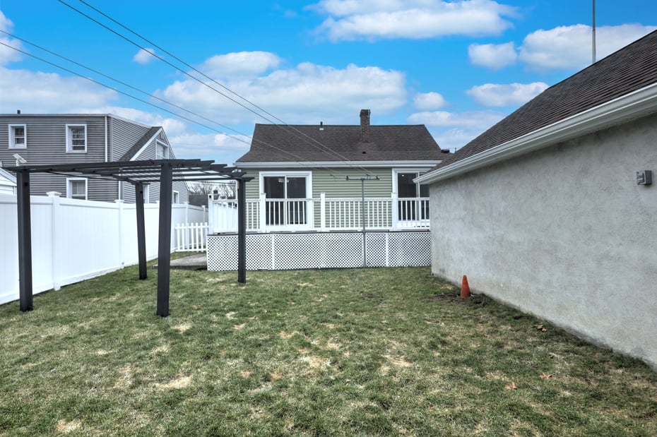 76 Luther Street Photo 5