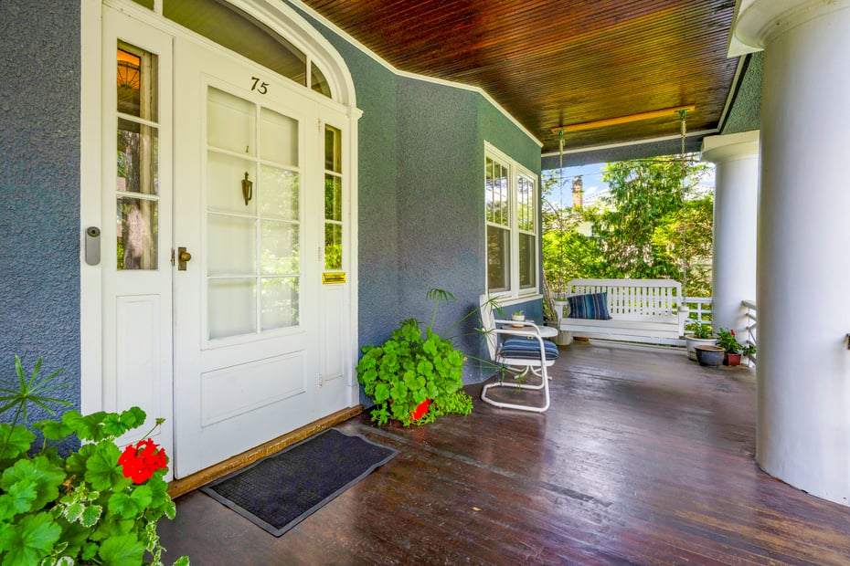 75 Young Avenue Photo 4