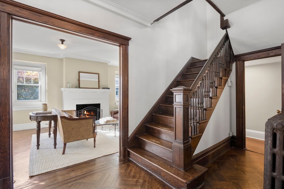 75 Young Avenue Photo 8