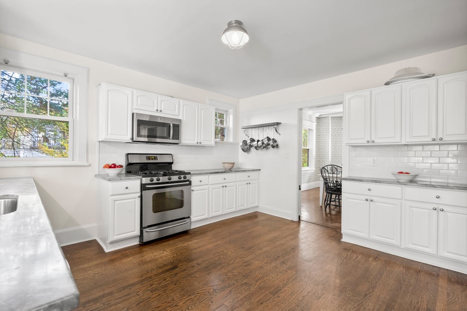 75 Young Avenue Photo 11