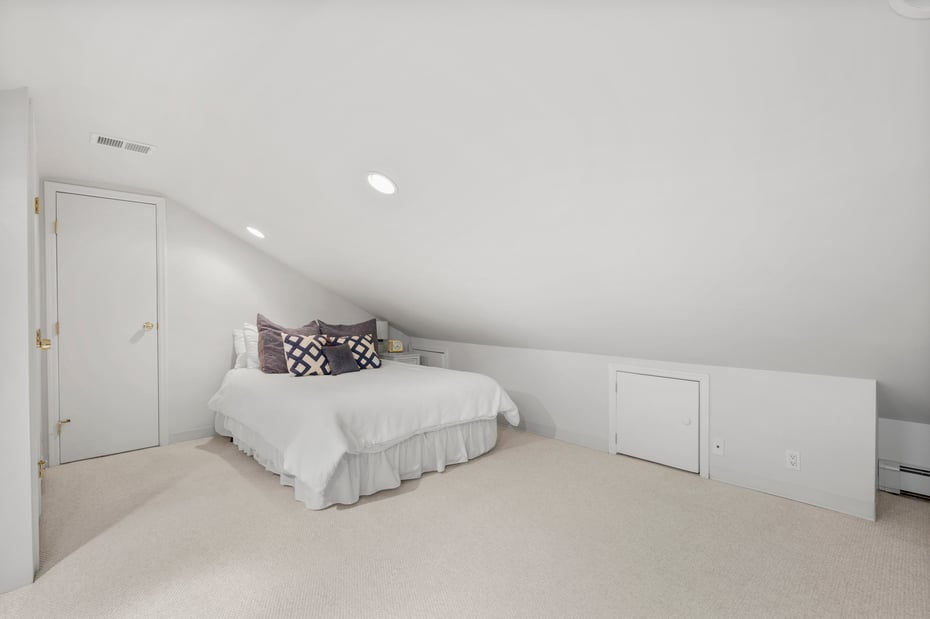 75 Young Avenue Photo 21