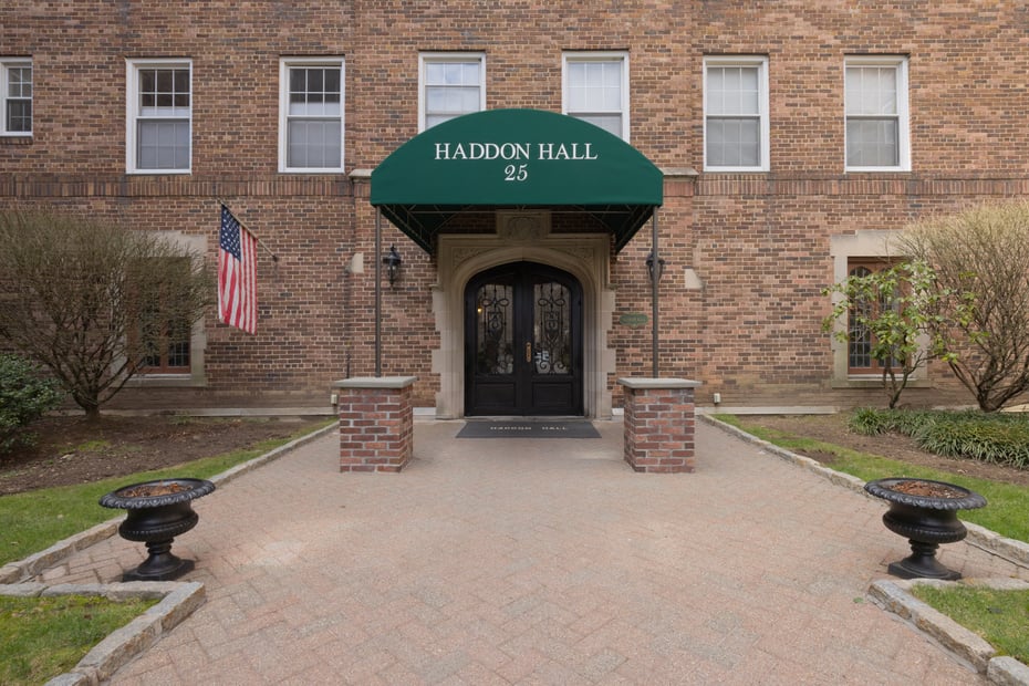 25 Parkview Avenue  #2K Photo 1