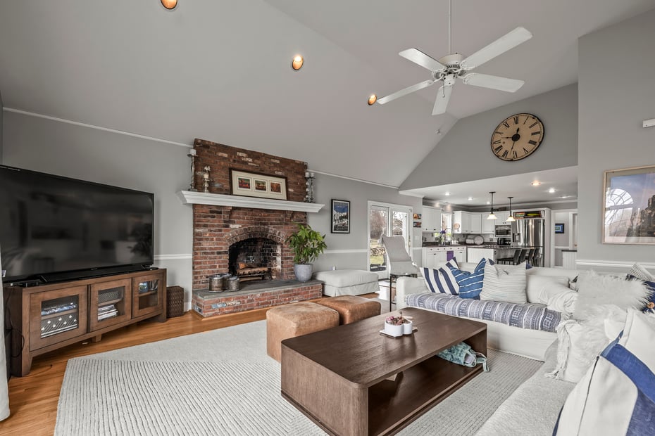 43 Regan Road Photo 10