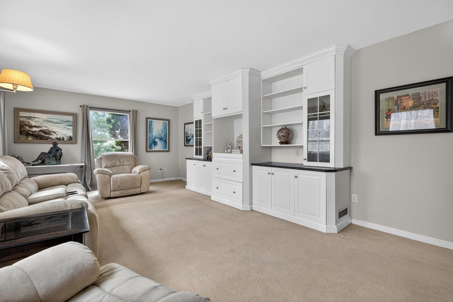 15 Farm Brook Court Photo 6