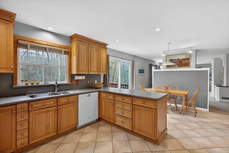 15 Farm Brook Court Photo 9