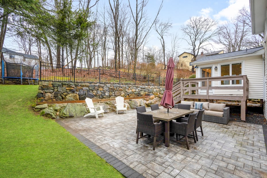 8 Valentine Road Photo 24