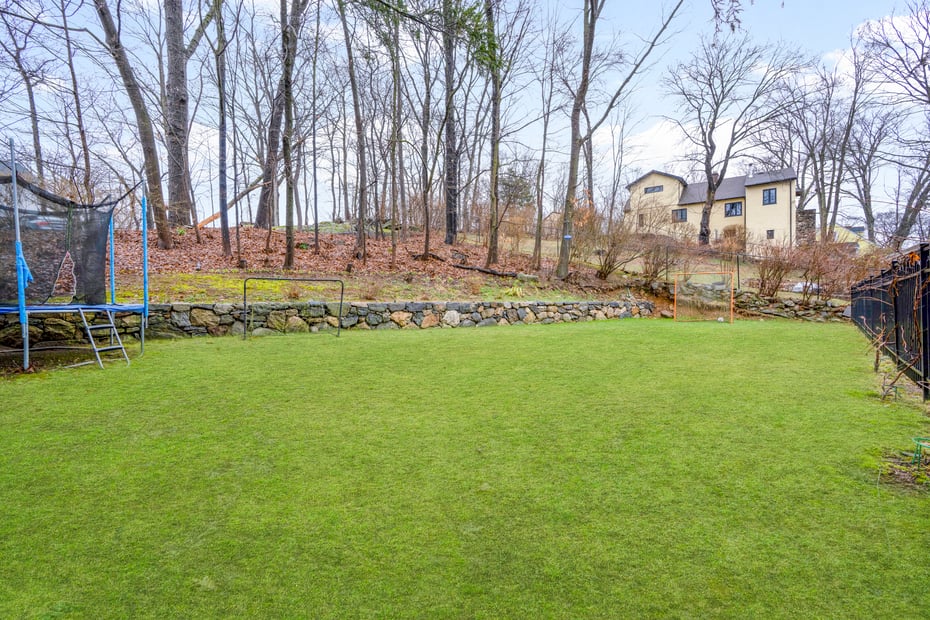 8 Valentine Road Photo 26