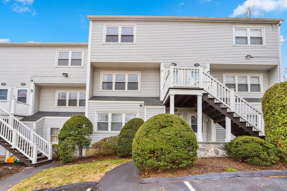 29 Van Buren Avenue  #I7 Photo 2