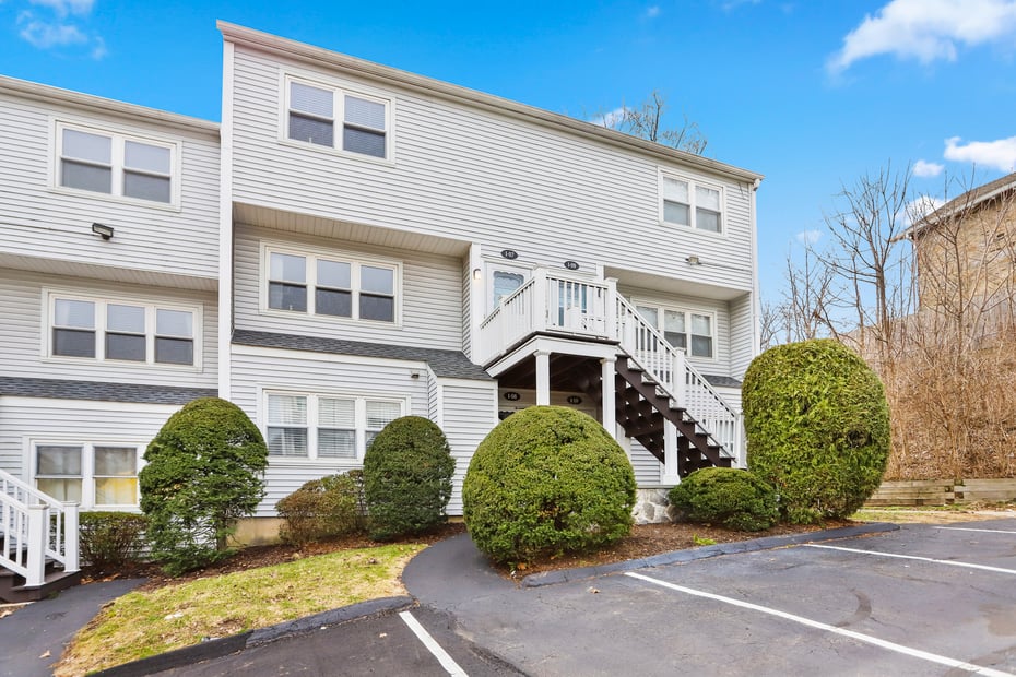 29 Van Buren Avenue  #I7 Photo 1