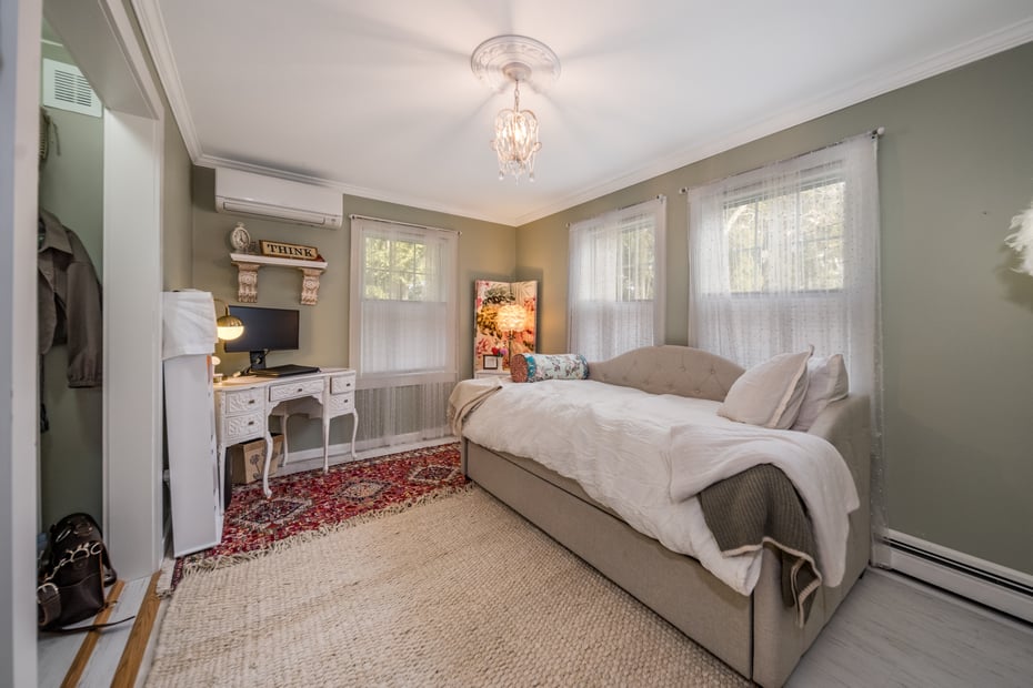 24 Cottage Place Photo 14