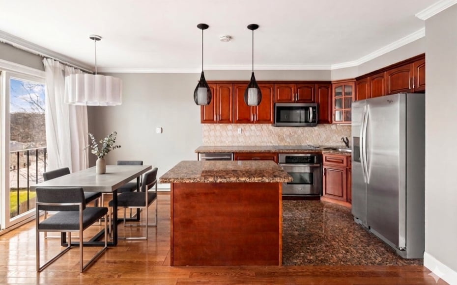 201 Highview Avenue  #C2 Photo 4
