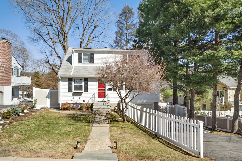 87 Center Street Photo 1
