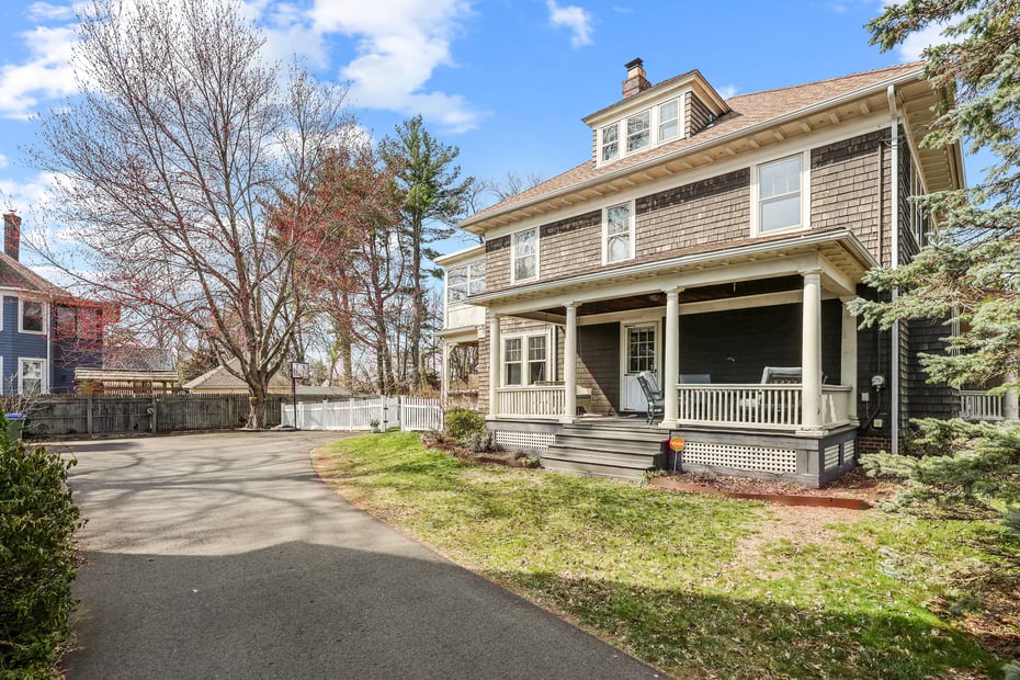 1720 Whitney Avenue Photo 4