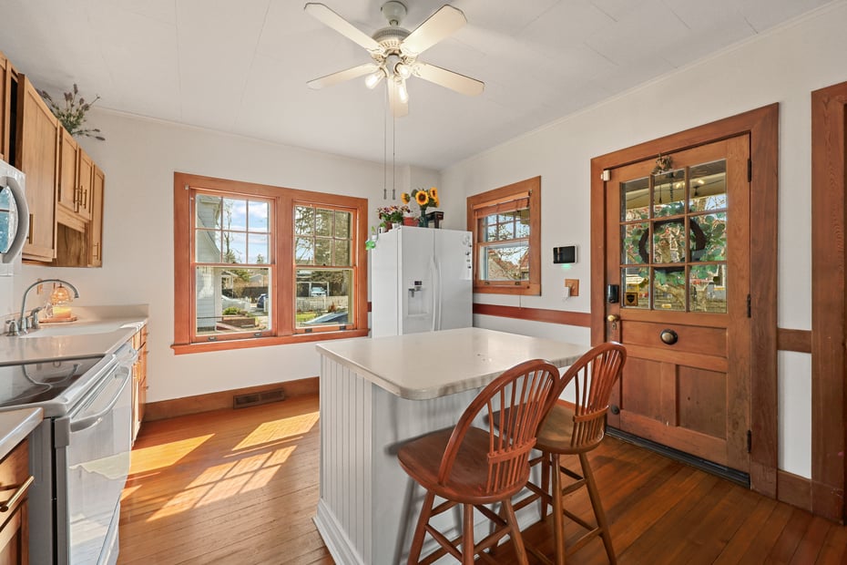 1720 Whitney Avenue Photo 13