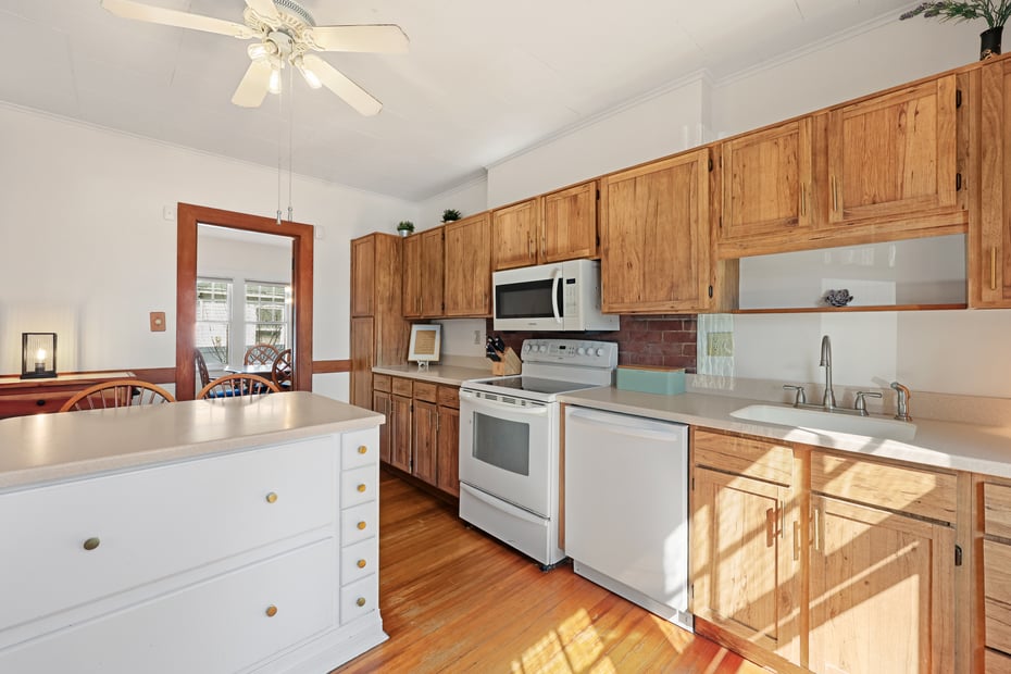 1720 Whitney Avenue Photo 14