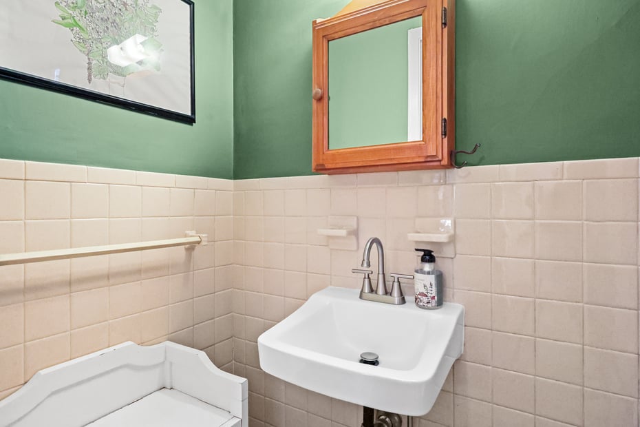 1720 Whitney Avenue Photo 16