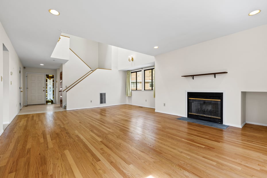 88 Farm Lake Crescent Road Photo 7