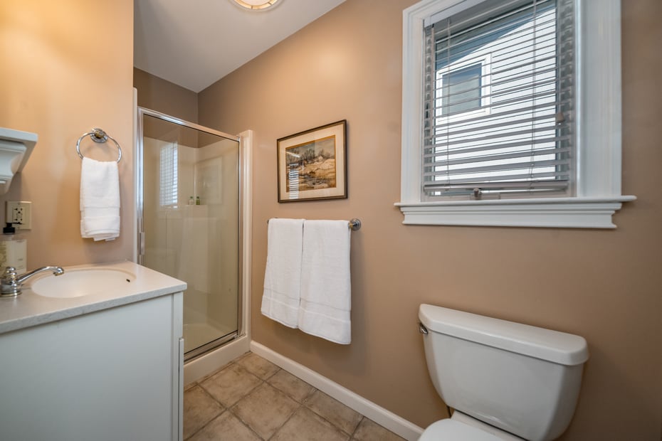 6 Point Road Photo 27