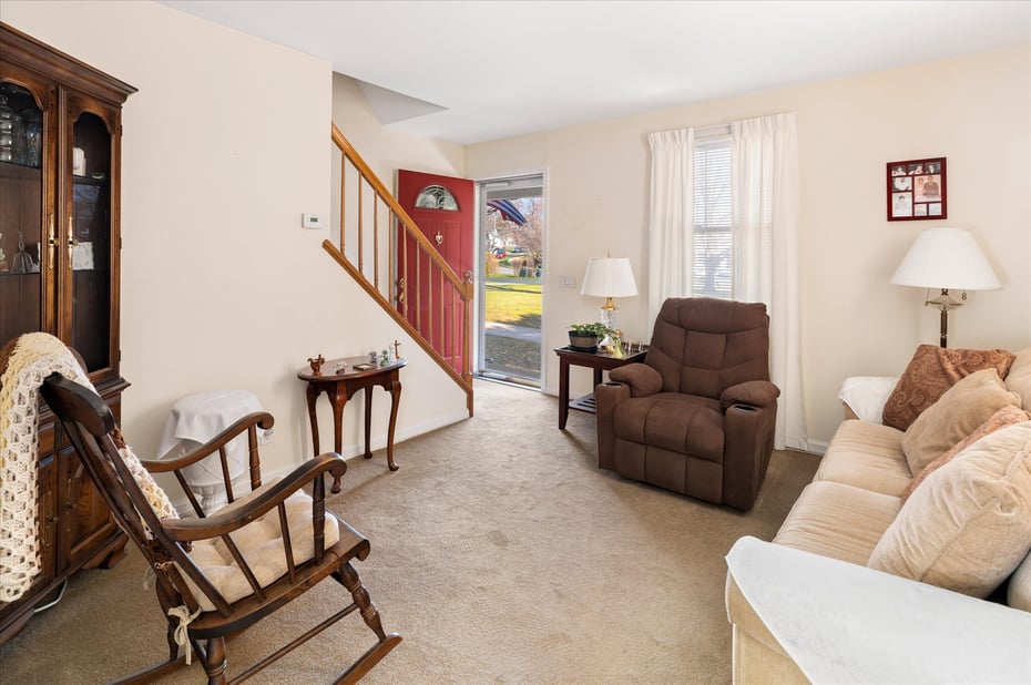 453 Sylvan Knoll Road Photo 2