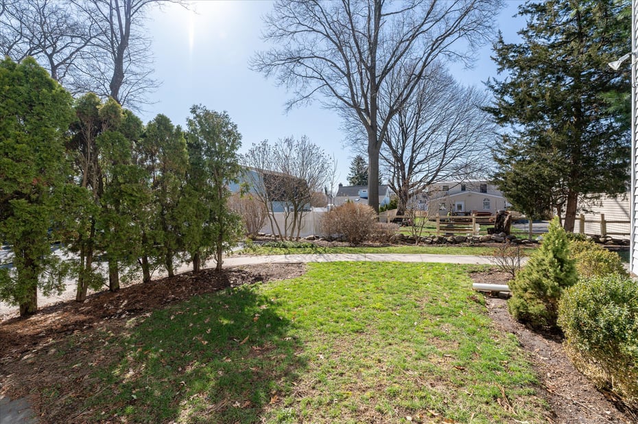 453 Sylvan Knoll Road Photo 14
