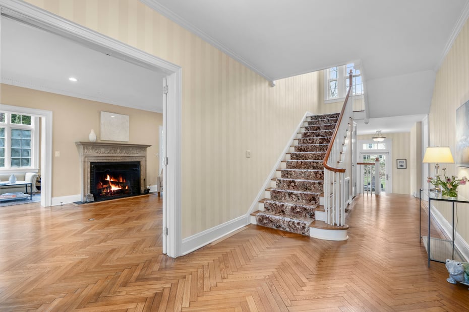 80 Forest Avenue Photo 5