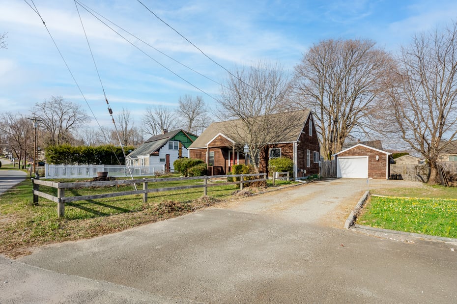 13 Fairchild Drive Photo 3