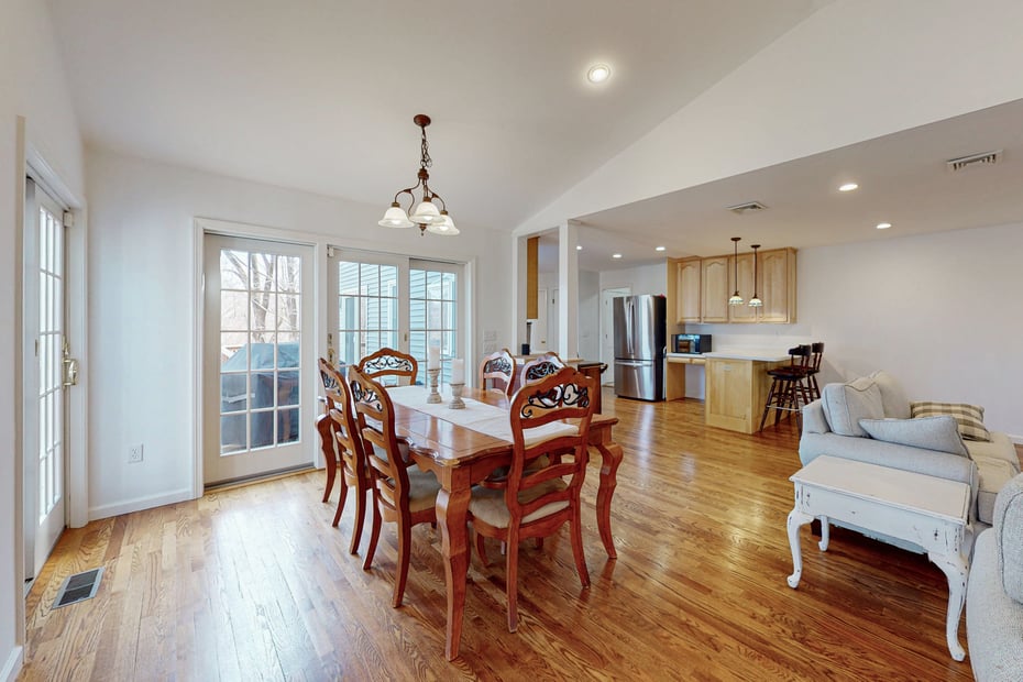 11 Joan Drive Photo 14