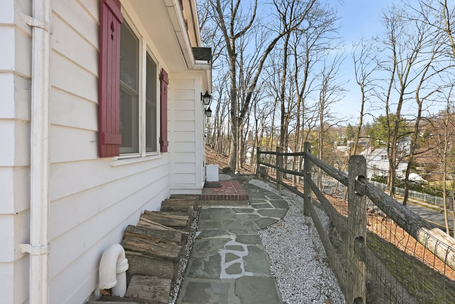 68 Allen Street Photo 4