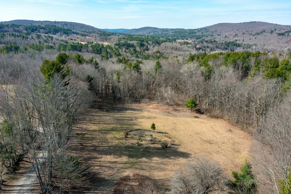 19 Hollenbeck Road Photo 4